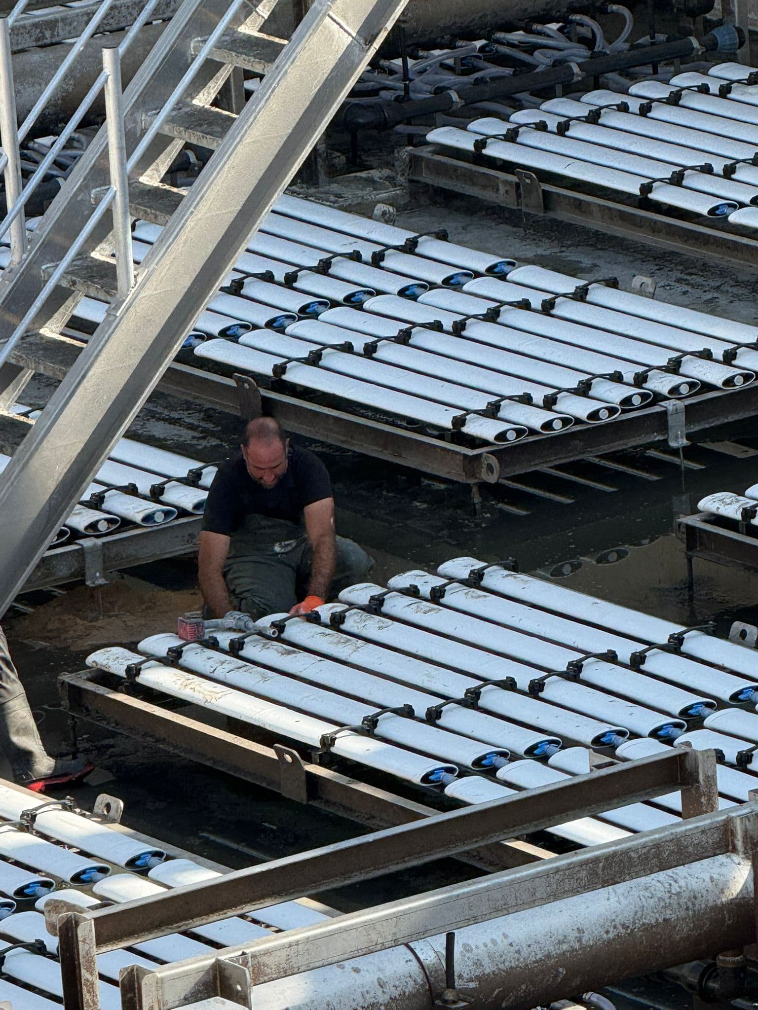 טכנאי בעבודת התקנה